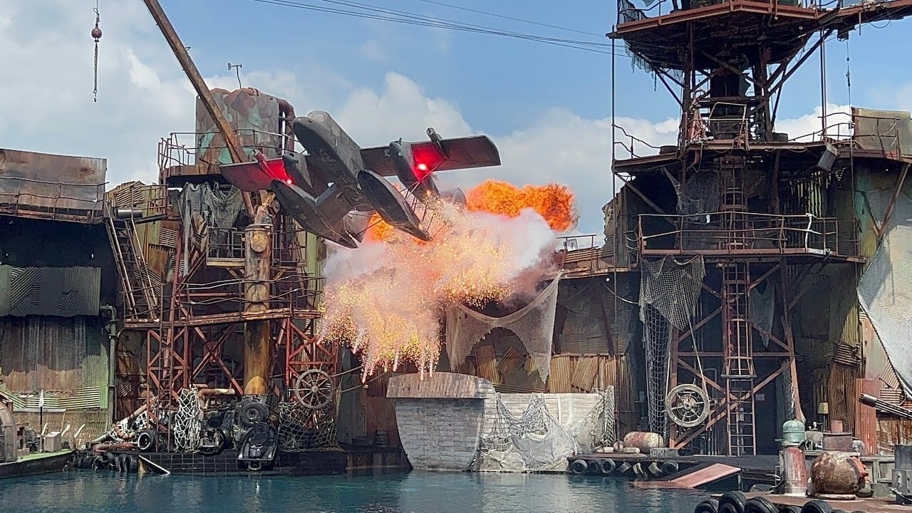 Waterworld Stunt Show Spectacular