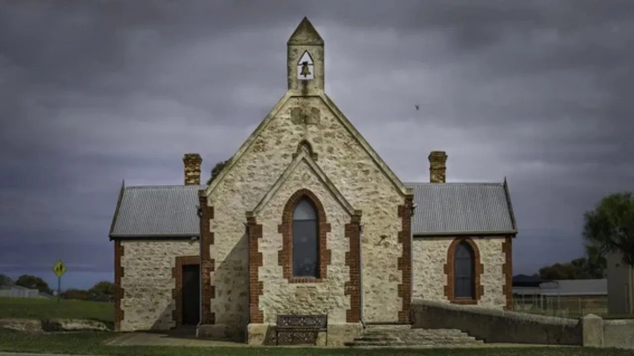 Raukken: The Fifty Dollar Church